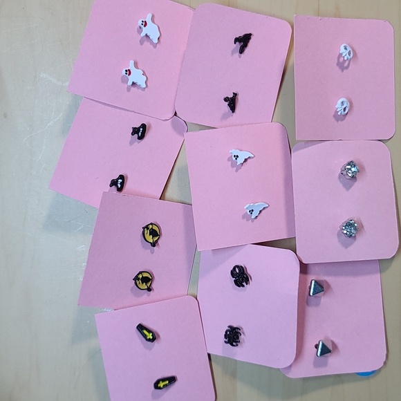 2 for $10 BOGO Halloween Stud Earrings - Pick Which 2 - Picture 1 of 8